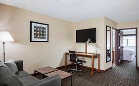 Four Points Sheraton Milwaukee Airport